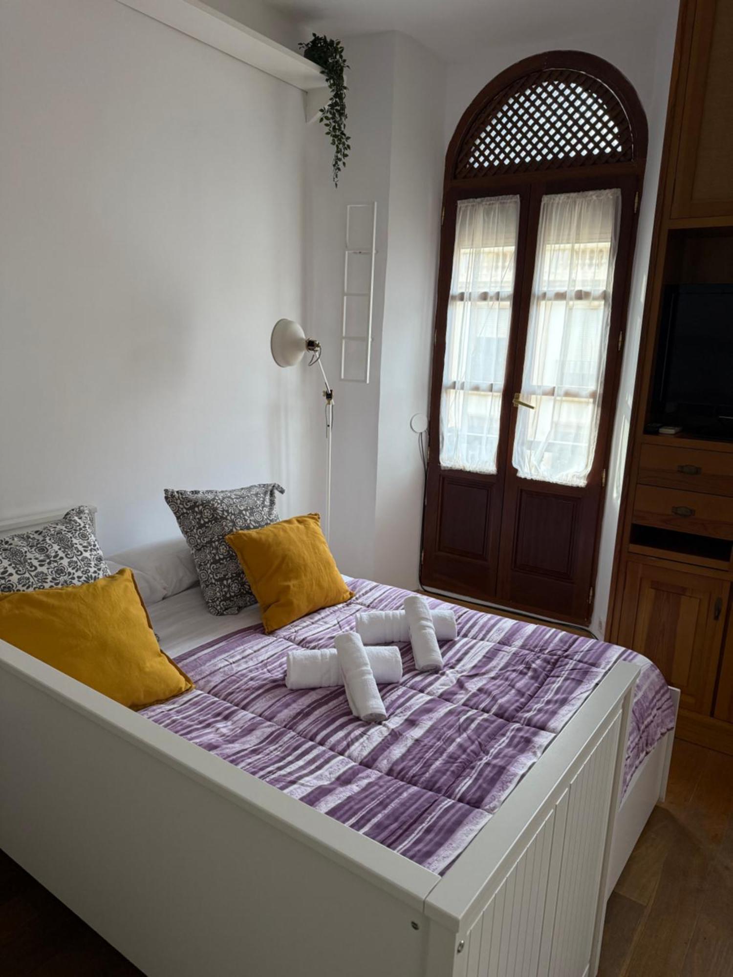 Cozy Studio 6 Min To Alhambra-2 Min To Cathedral Walking غرناطة المظهر الخارجي الصورة